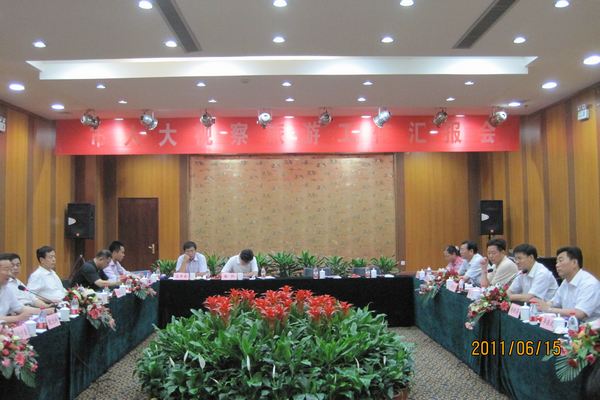 濟寧市人大常委會副主任殷允嶺帶領(lǐng)市人大視察調(diào)研組來汶上縣調(diào)研旅游工作。