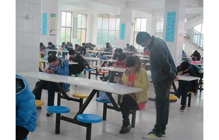 汶上圣澤中學(xué)舉行校規(guī)校紀(jì)知識考試