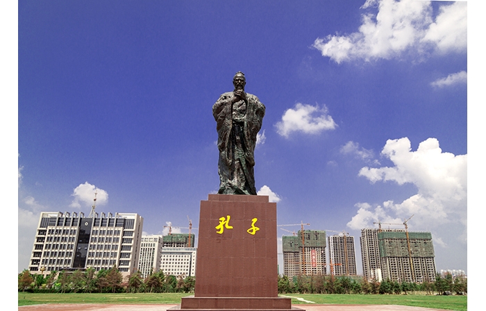 全國供銷合作總社黨組成員、理事會(huì)副主任駱琳來汶上縣視察供銷社工作