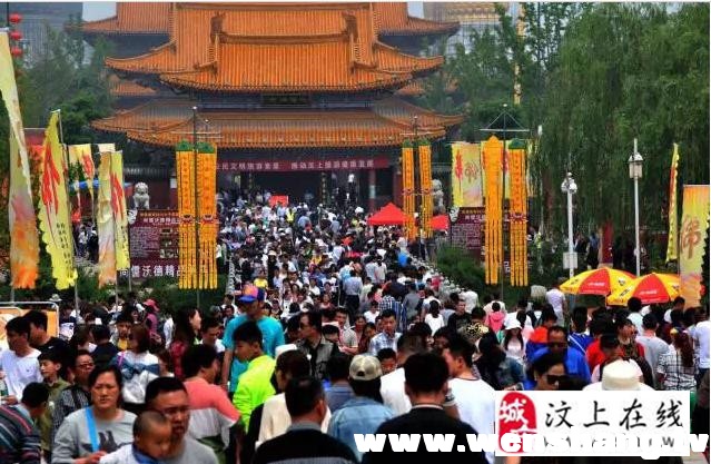 汶上寶相寺佛光神奇顯現(xiàn)，數(shù)萬游客有緣沐浴佛光