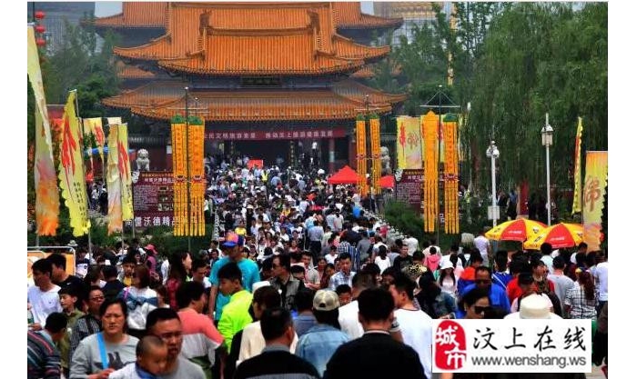 汶上寶相寺佛光神奇顯現(xiàn)，數(shù)萬游客有緣沐浴佛光