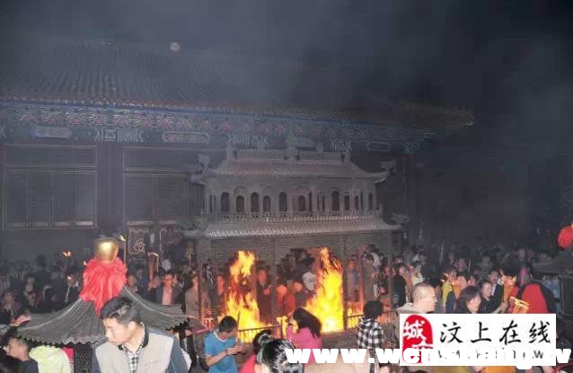汶上寶相寺佛光神奇顯現(xiàn)，數(shù)萬游客有緣沐浴佛光