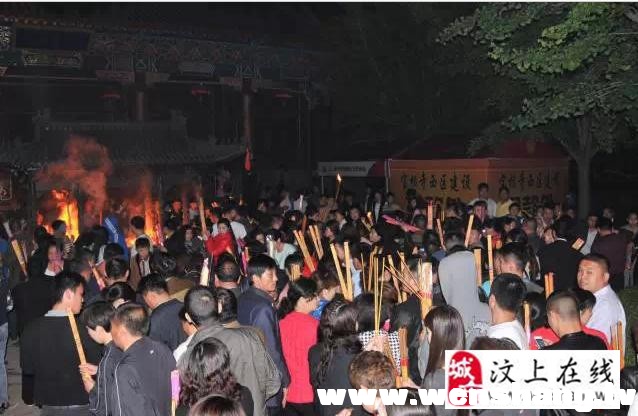 汶上寶相寺佛光神奇顯現(xiàn)，數(shù)萬游客有緣沐浴佛光