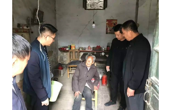 汶上縣人民政府 工作動(dòng)態(tài) 【汶上駐村幫扶】縣房管局開展扶貧慰問(wèn)調(diào)研活動(dòng)