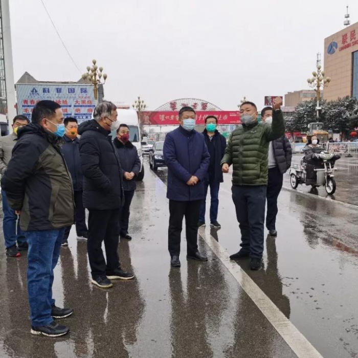 汶上縣人民政府 政務(wù)要聞 李洪文督導(dǎo)城區(qū)道路積雪清除、疫情防控和企業(yè)復(fù)工復(fù)產(chǎn)工作