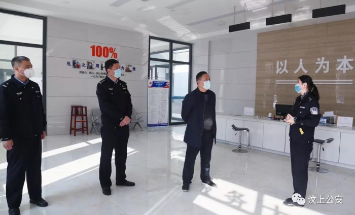 汶上縣人民政府 政務(wù)要聞 副縣長(zhǎng)、公安局局長(zhǎng)許文祥督導(dǎo)疫情防控工作