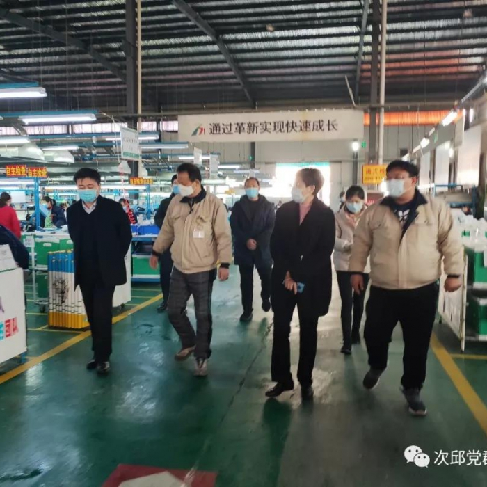 李志紅到鄉(xiāng)鎮(zhèn)、街道督導疫情防控和企業(yè)復工復產(chǎn)